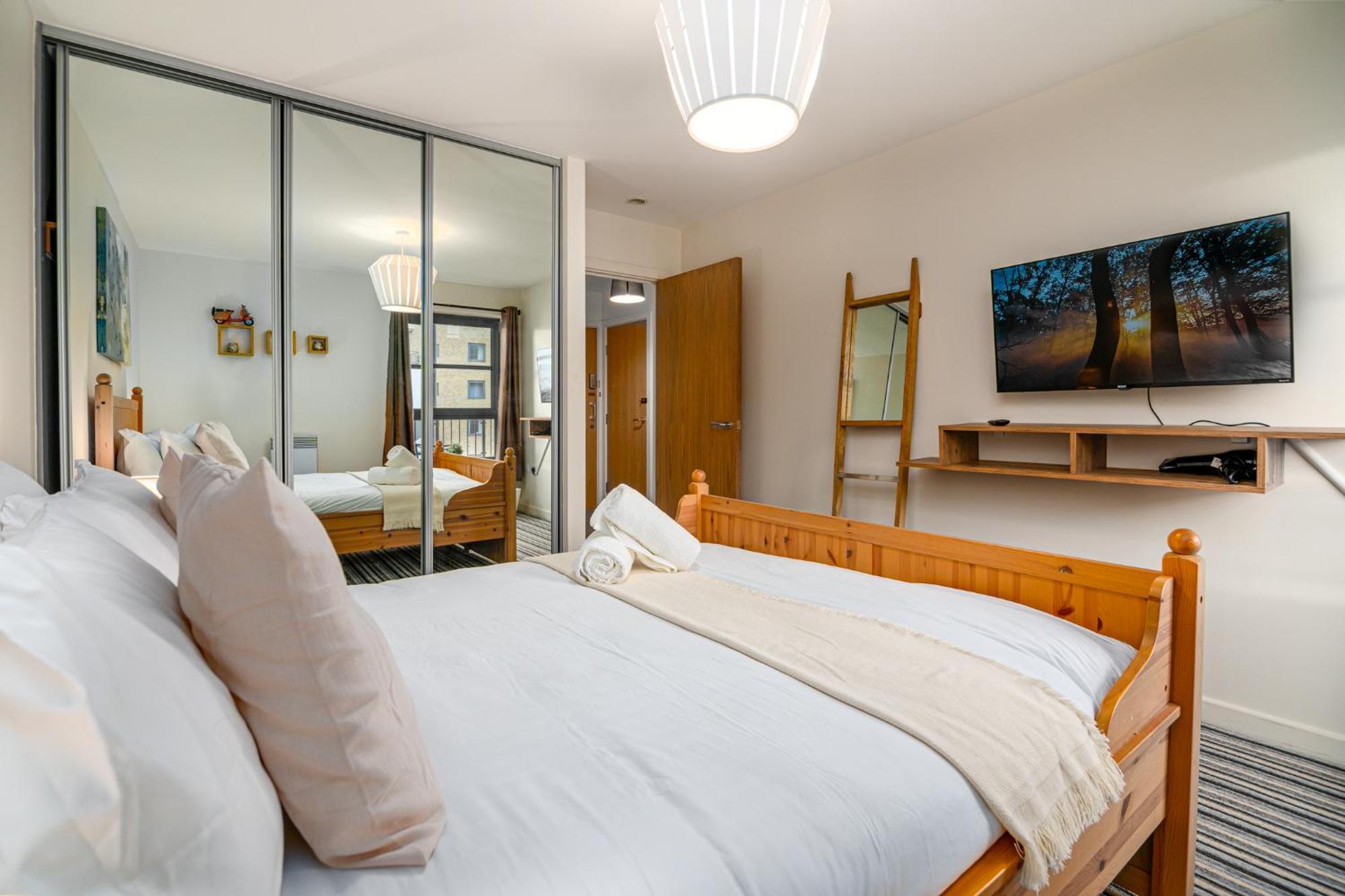 Zenith Hub Apartment Лондон Екстериор снимка