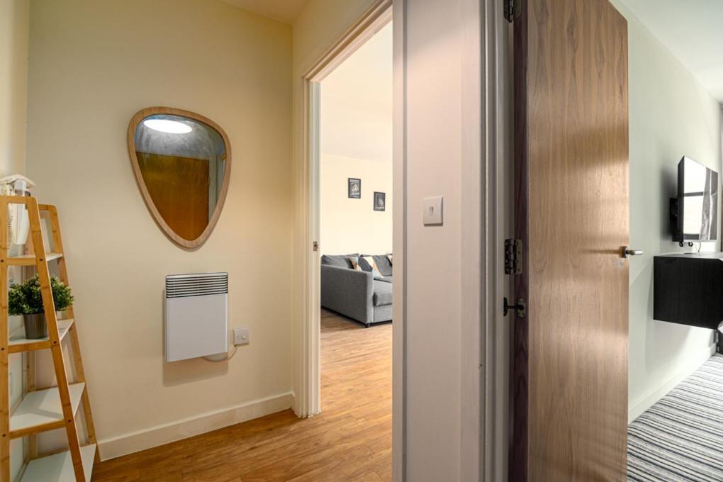 Zenith Hub Apartment Лондон Екстериор снимка
