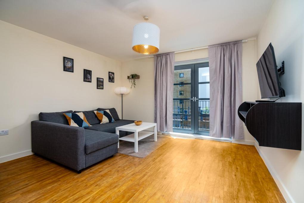 Zenith Hub Apartment Лондон Екстериор снимка
